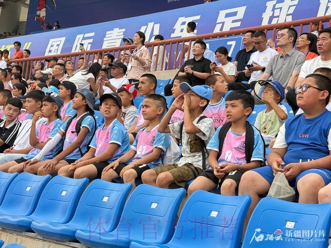 央视：追梦世界杯·喀什孩子的“足球梦”